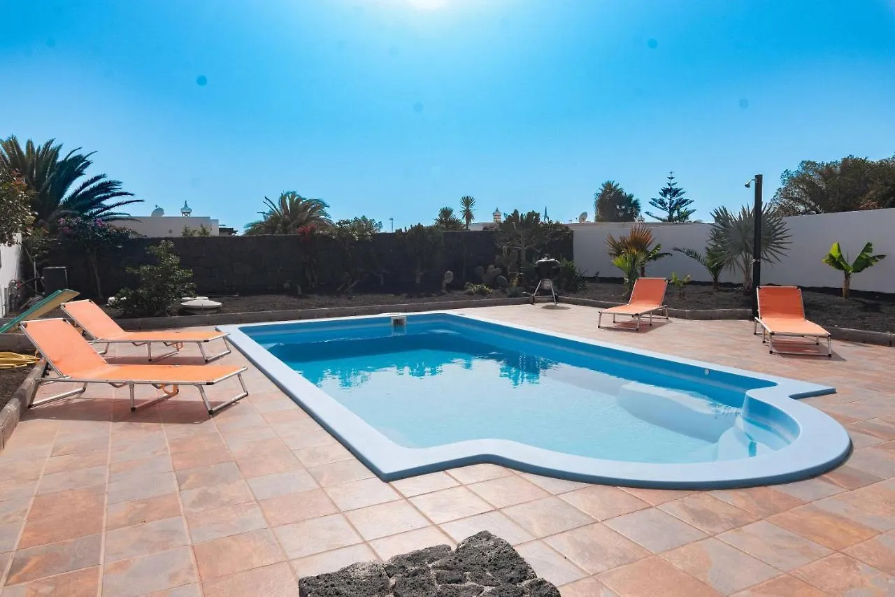 Villa Papillon Con Piscina Privada Y Vistas Al Mar Playa Blanca  Spain